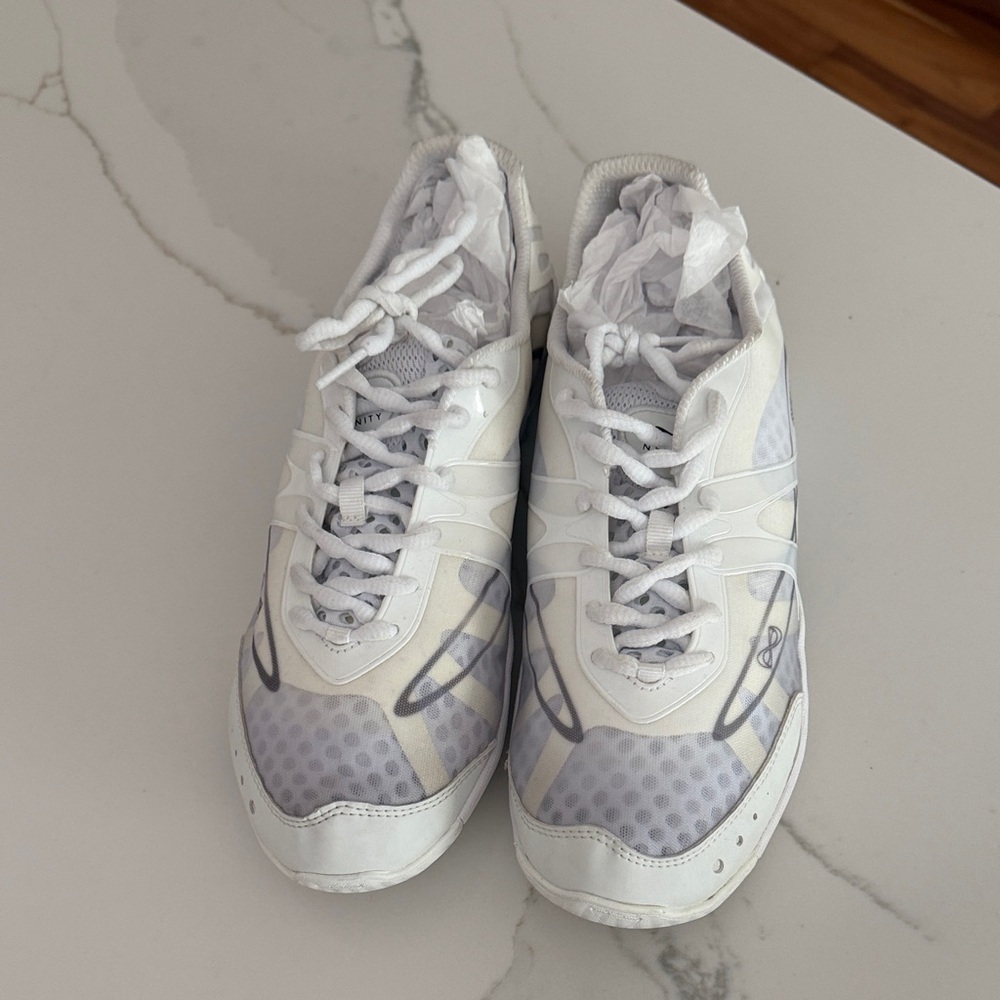 NFINITY Vengeance white Cheer Shoes